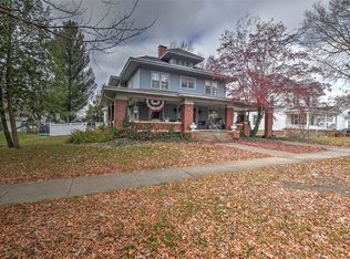 215 N Hanover St, Moweaqua, IL 62550