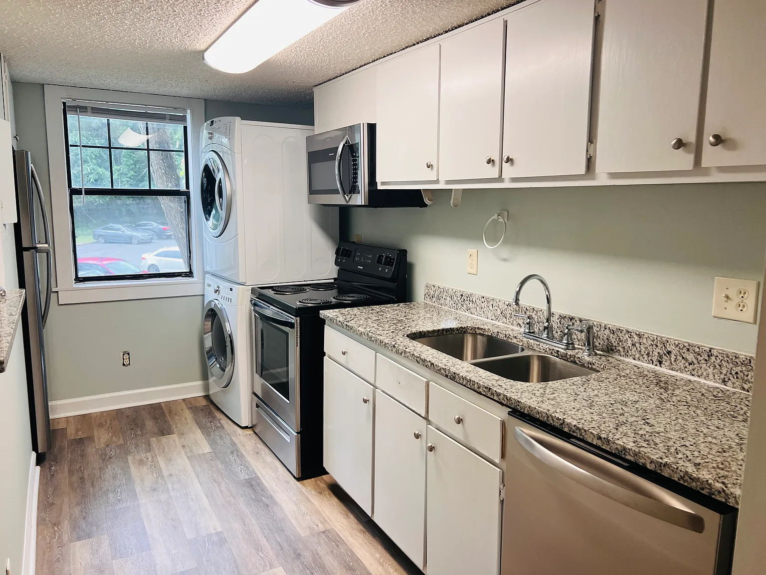 2 bed, 2.5 bath, 1244 sqft, $1,400 — Photo 3