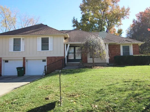 1805 NW Killarney Ln, Lees Summit, MO 64081