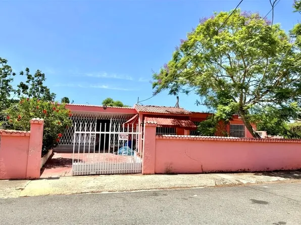 (undisclosed Address), Toa Baja, PR 00949