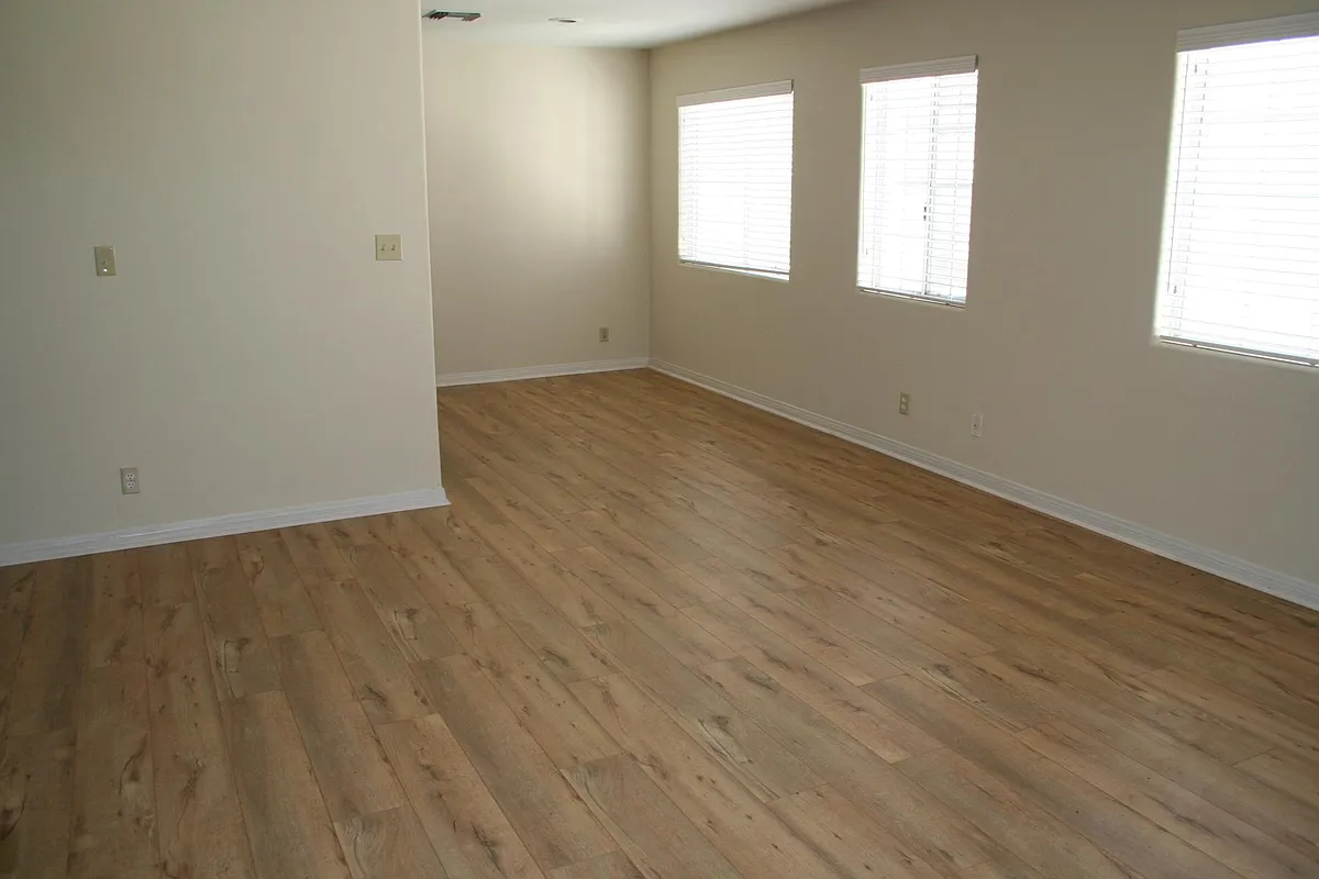 Building Photo - 10387 Almayo Ave #7
