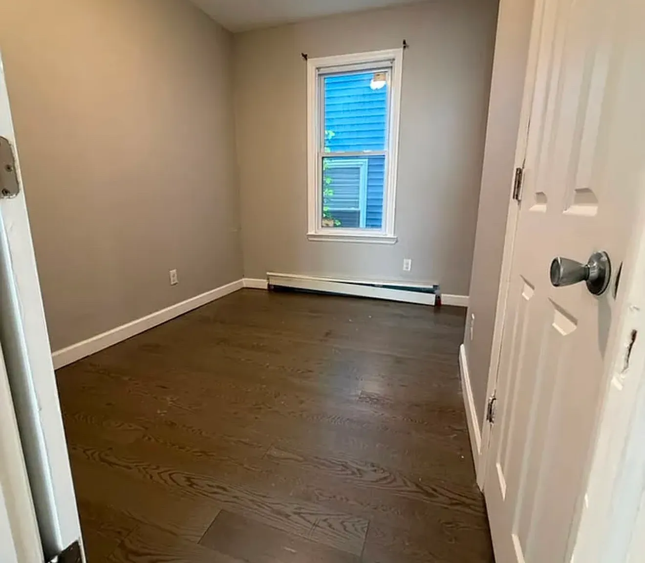 4 bed, 2200 sqft, $3,000 — Photo 4