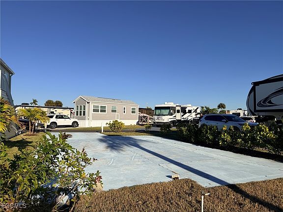 5th image of 19681 Summerlin Rd #441