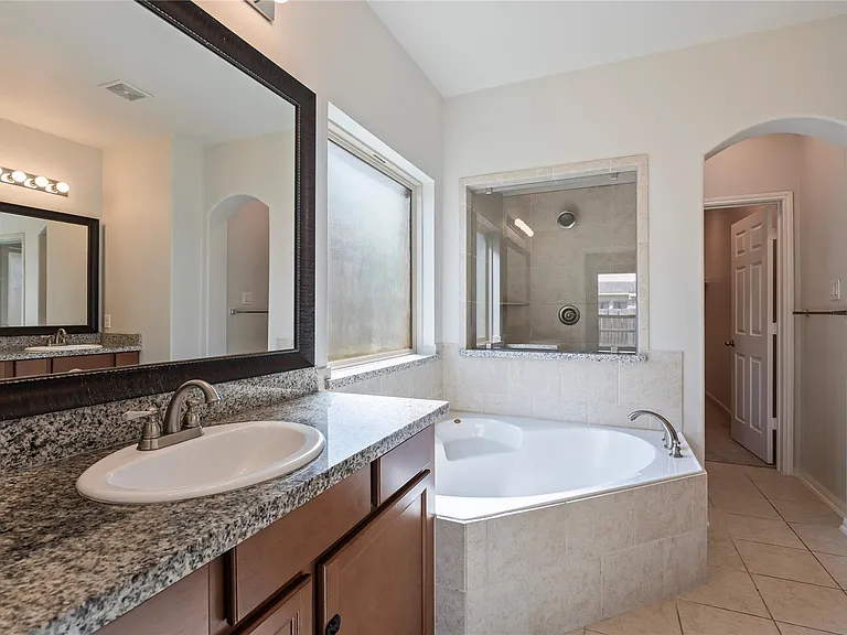 632 Kickapoo Ct — Photo 14