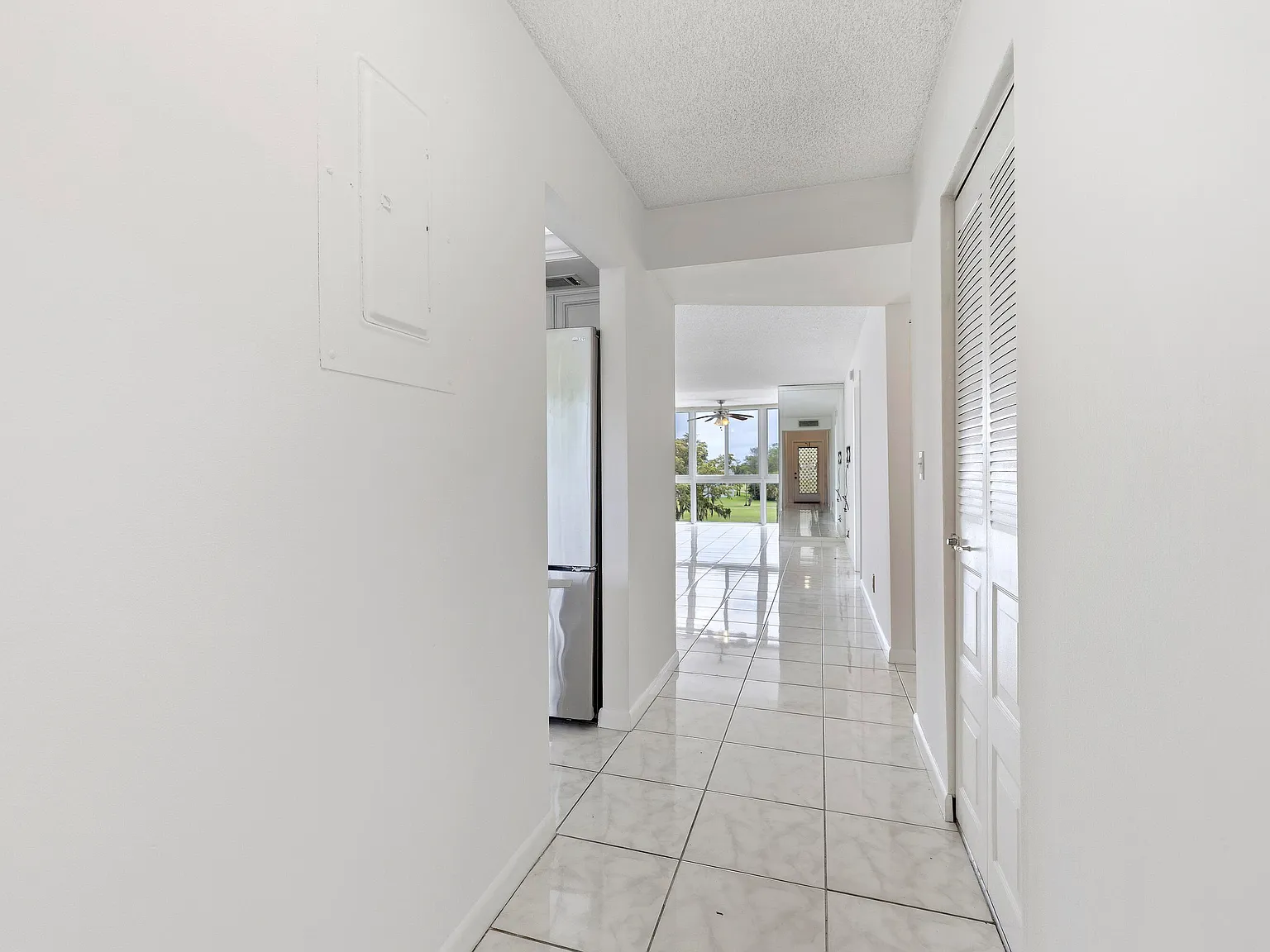 Palm Springs II Condo — Photo 3