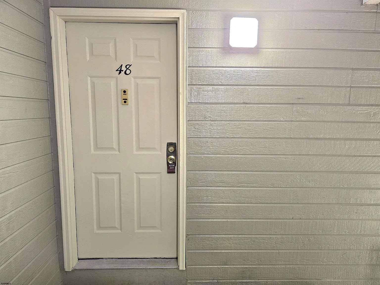 2 bed, 2.0 bath, $1,600 — Photo 1