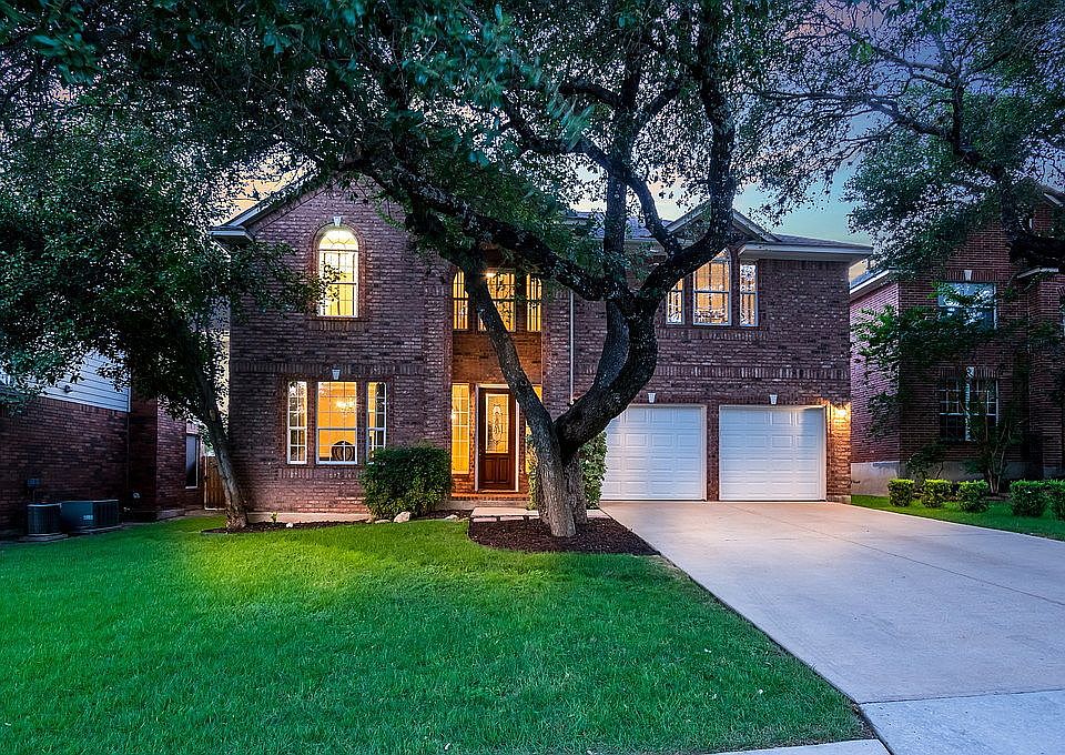 1st image of 2631 Lakehills St