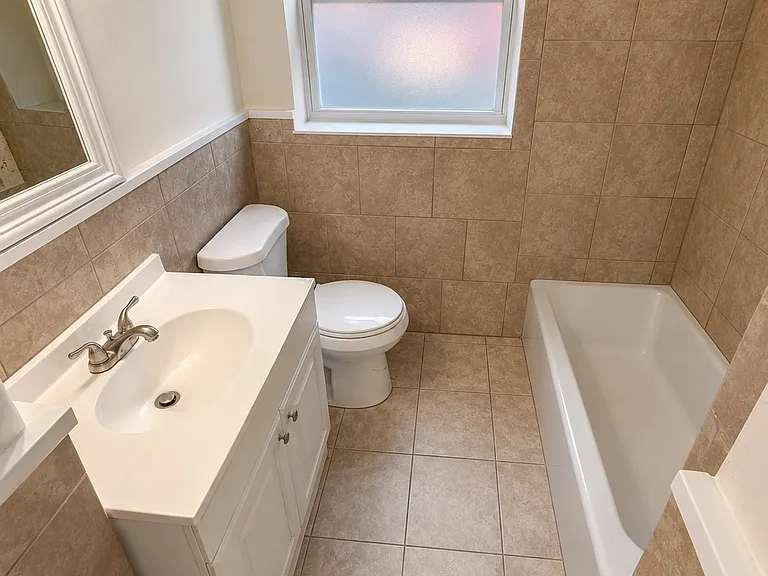 5536 Chippewa St #1E — Photo 7