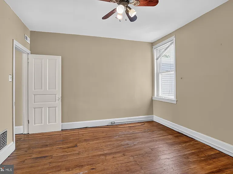 2228 Taggert St — Photo 15