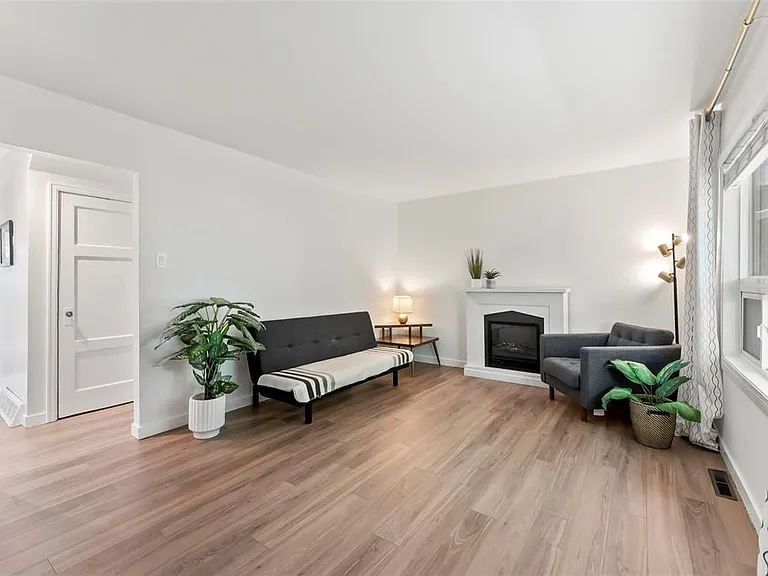 691 Jackson Ave #691 — Photo 4