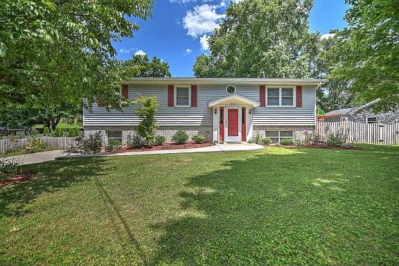 3rd image of 3832 Alderwood Dr