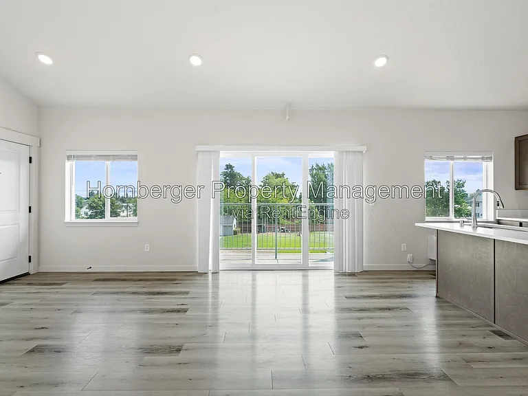 16104 E Valleyway — Photo 29
