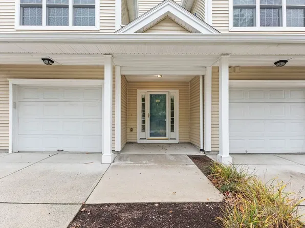 631 East St Unit A102, Mansfield, MA 02048