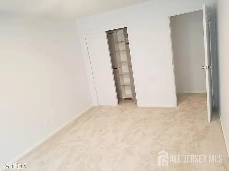 804 Maple Hill Dr — Photo 16