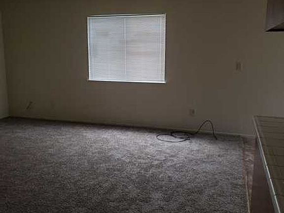 2nd image of 3520 Merrifield Ave #4040