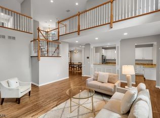 12 Hadley Ct, Basking Ridge, NJ 07920