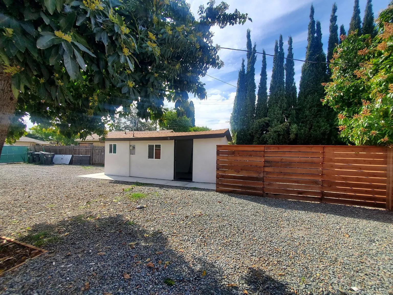 Studio, 400 sqft, $2,100 — Photo 1