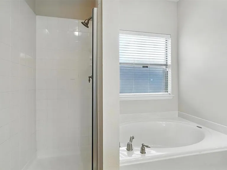 2101 Broadstone Dr — Photo 18