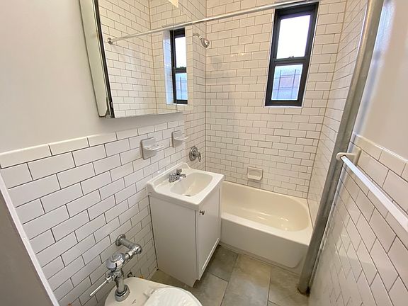 5th image of 47-16 49th St APT 5F