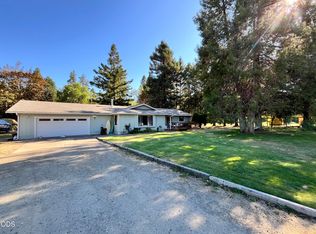 8122 New Hope Rd, Grants Pass, OR 97527
