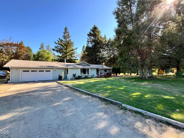 8122 New Hope Rd, Grants Pass, OR 97527