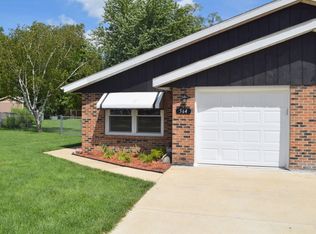 564 Charles St, Lockport, IL 60441