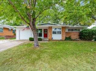 612 Pine St, Hurst, TX 76053