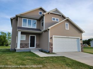 2645 Boulder Creek Dr, Saint Johns, MI 48879