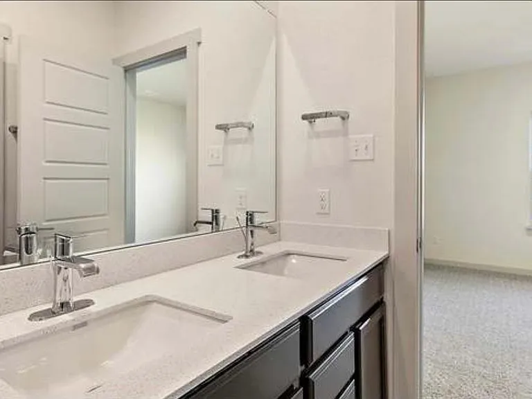 10801 Meris Ln — Photo 27