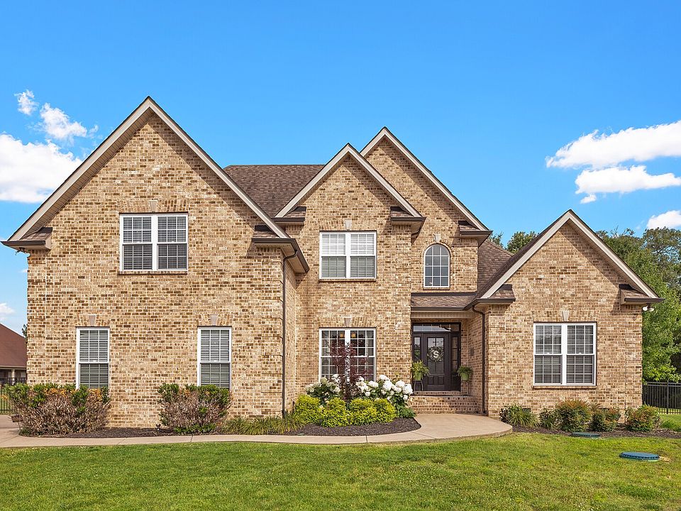 1st image of 114 Hyacinth Ct