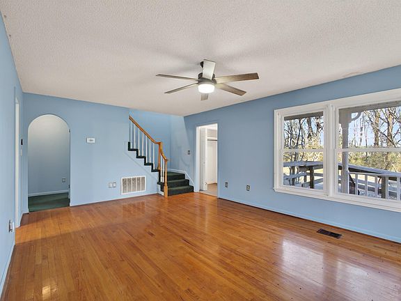 3rd image of 12061 River Rd