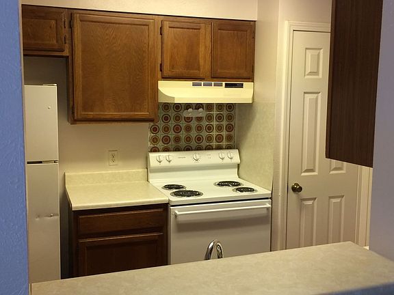 3rd image of 5705 E Texas St APT 17