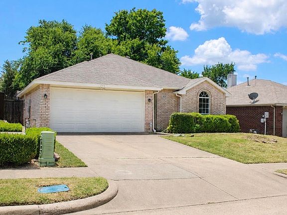 3rd image of 1115 Parker Ct