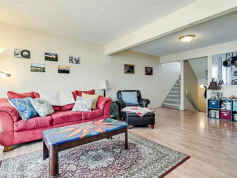 1160 Poplar Ave — Photo 4