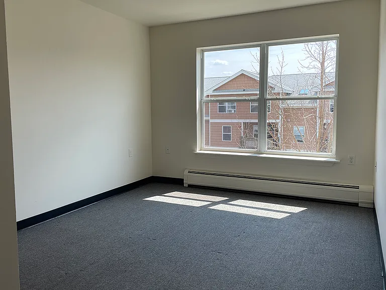 349 Farrell St — Photo 5