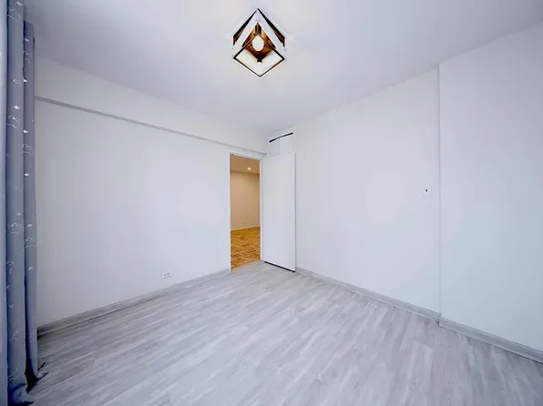 1577 East 17th Street image 15 of 22