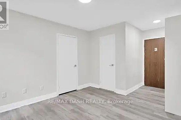 5th image of 7 Thorburn Ave #101