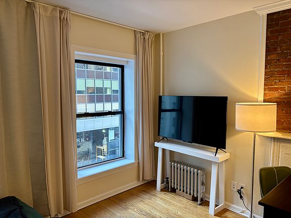 4th image of 60 W 56th St APT 4A