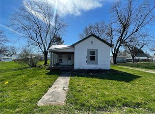 714 Liberty St, Paris, IL 61944