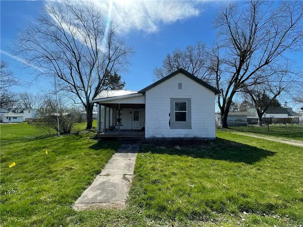 714 Liberty St, Paris, IL 61944