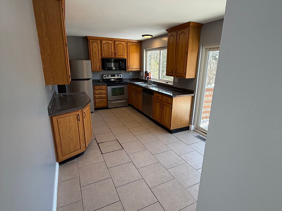 1st image of 1758 Fairfax Dr