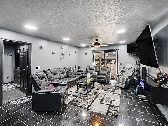 3rd image of 11115 E Valley Rd