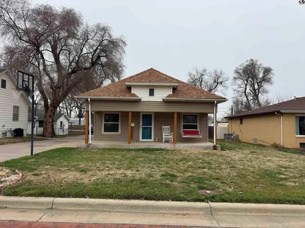 1018 W 3rd St, Pratt, KS 67124