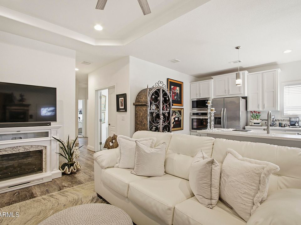 1st image of 1085 Crenshaw Avenue