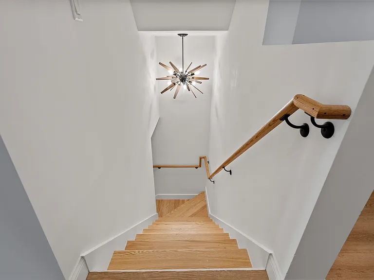 32 Munroe St #1 — Photo 20