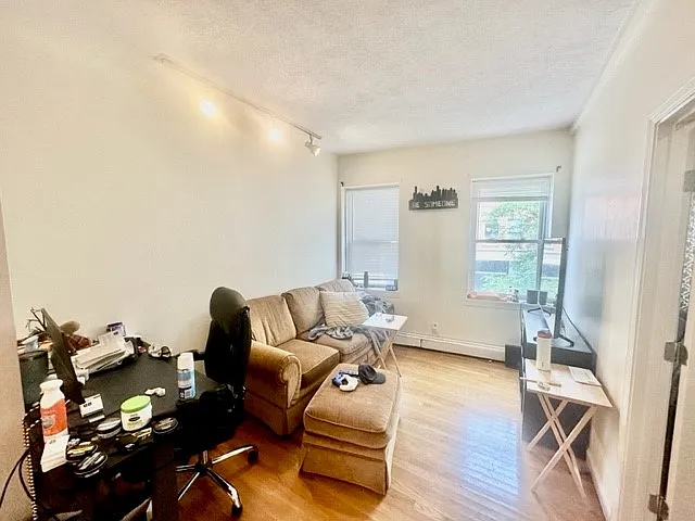 392 Commercial St #3 — Photo 4