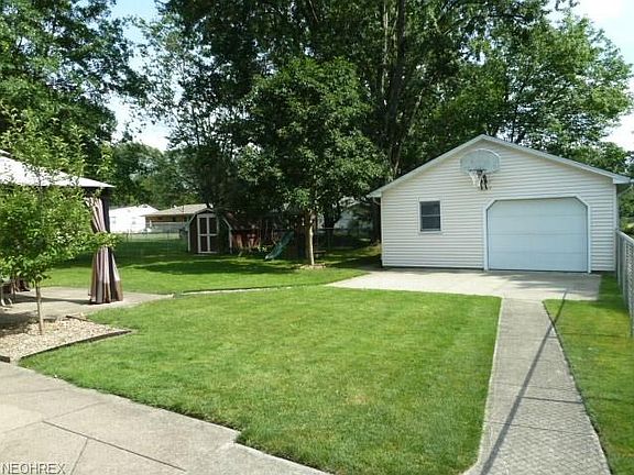 3rd image of 121 Whitman Blvd