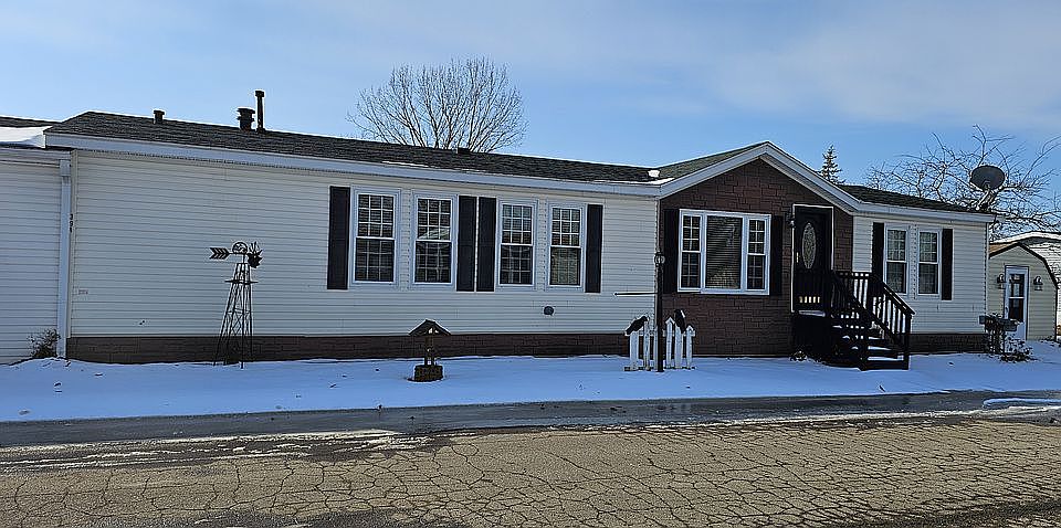 1st image of 394 Melrose Ln
