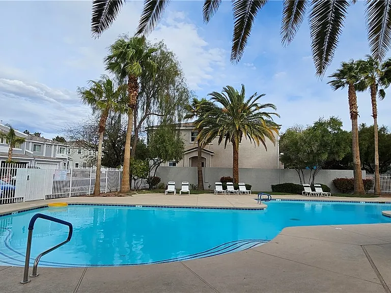266 Echo Dell Ct — Photo 2