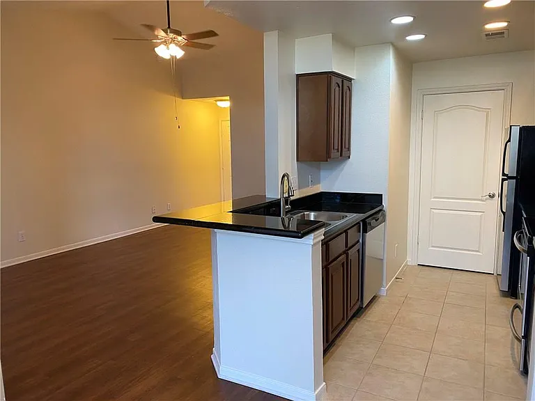 6000 Shepherd Mountain Cv #2211 — Photo 11